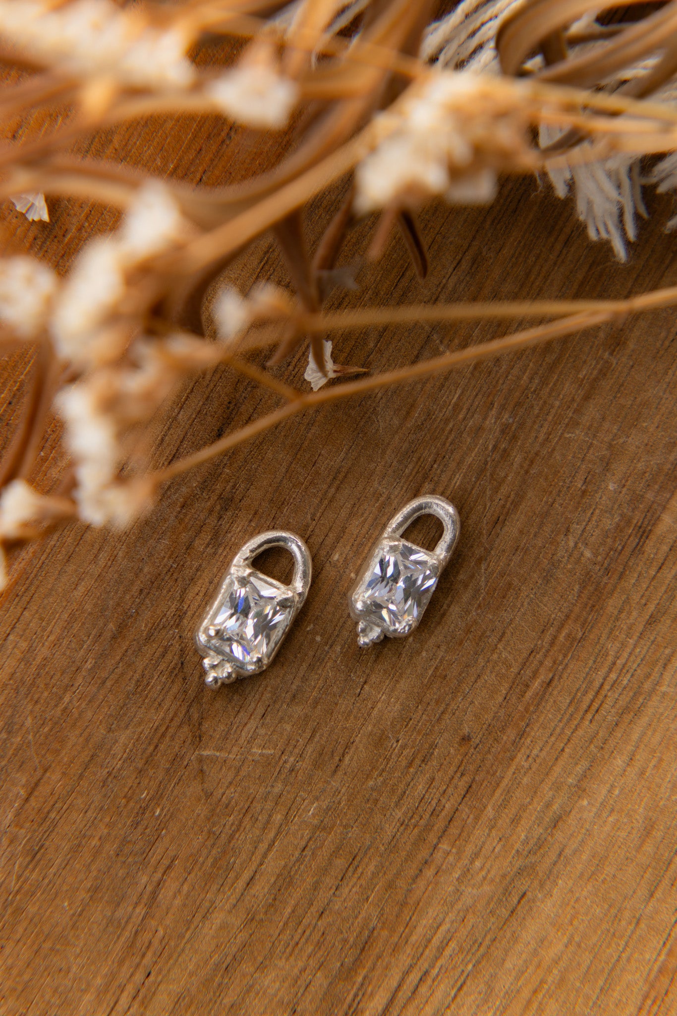 Clear Earrings Top - No hoop earrings