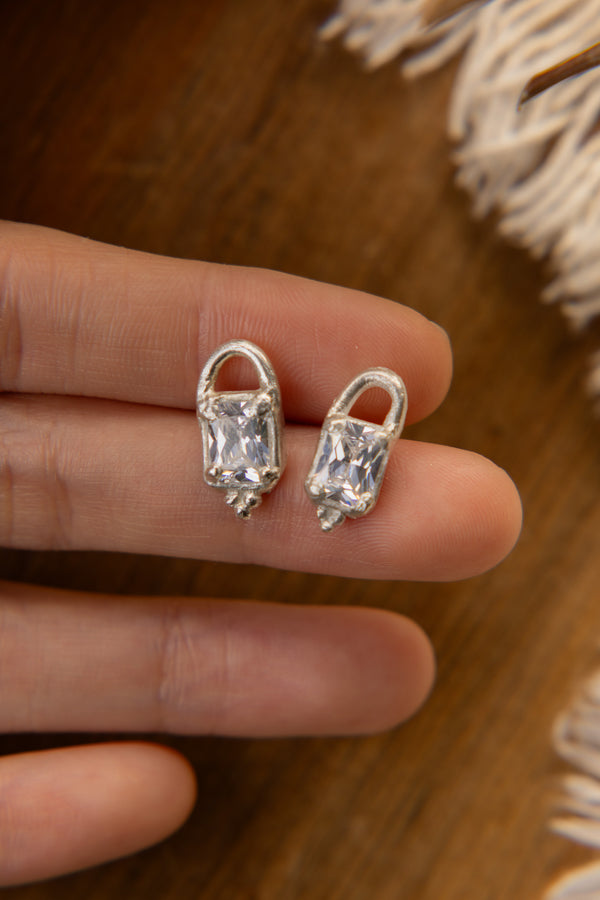Clear Earrings Top - No hoop earrings - daisy doe