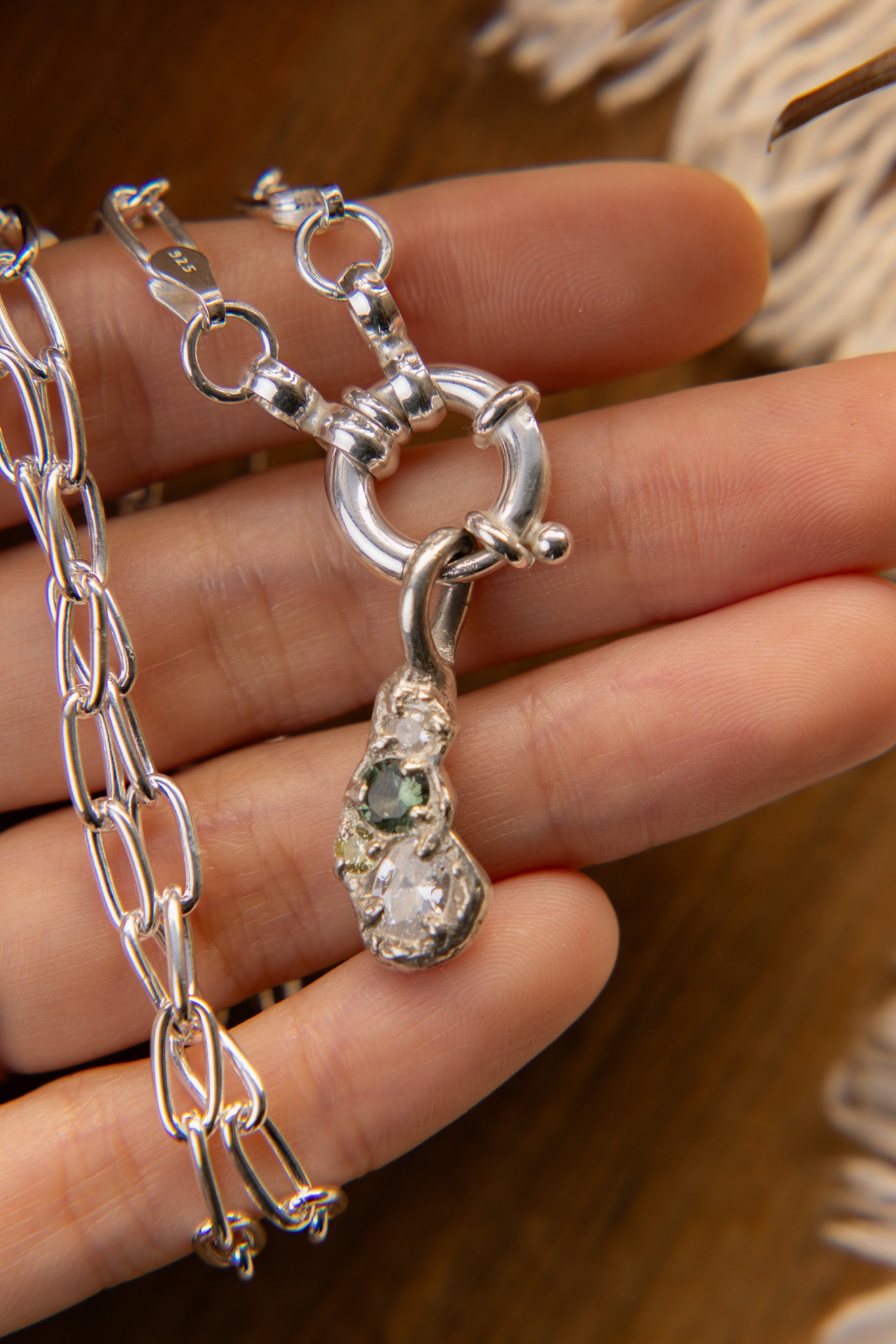 Mossgreen stone Pendant top with Chanky Chain Necklace B