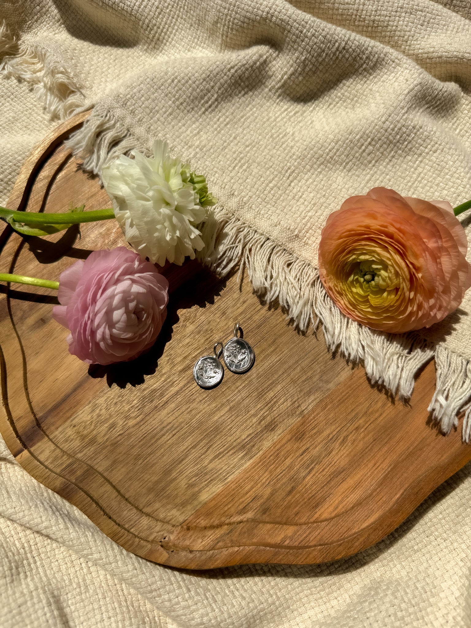 Flower bouquet Coin Pendant top - B