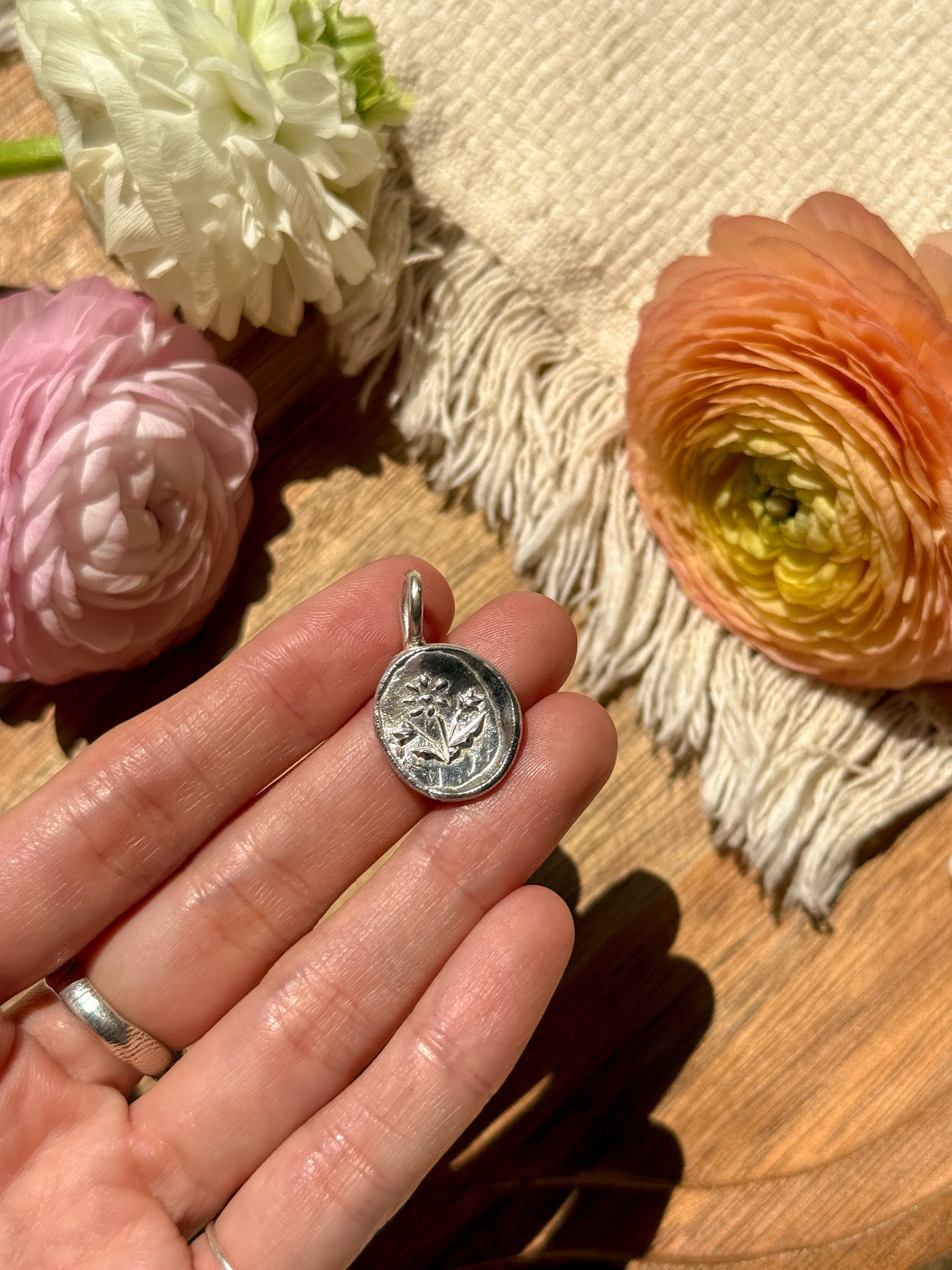 Flower bouquet Coin Pendant top - A