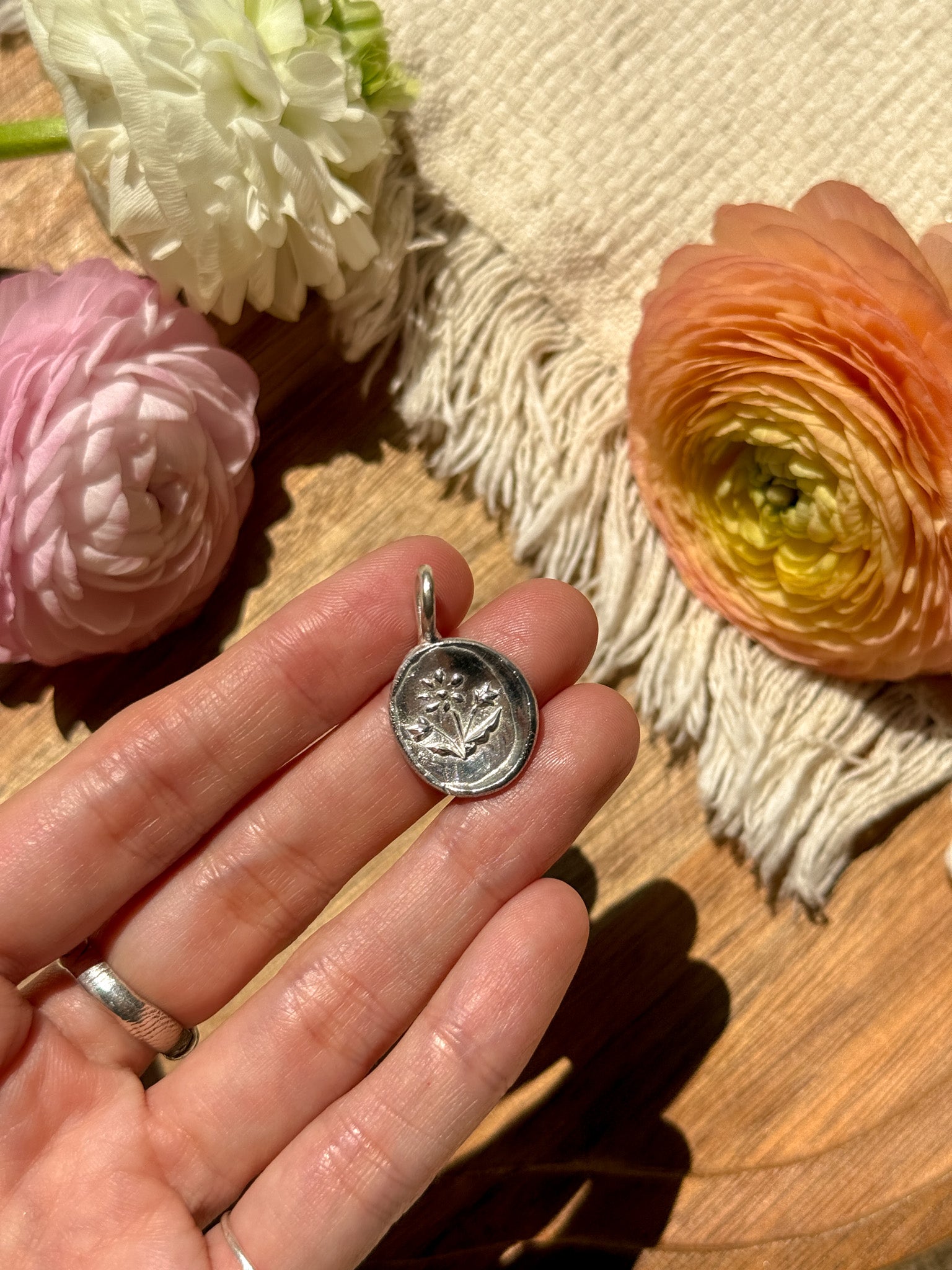 Flower bouquet Coin Pendant top - A