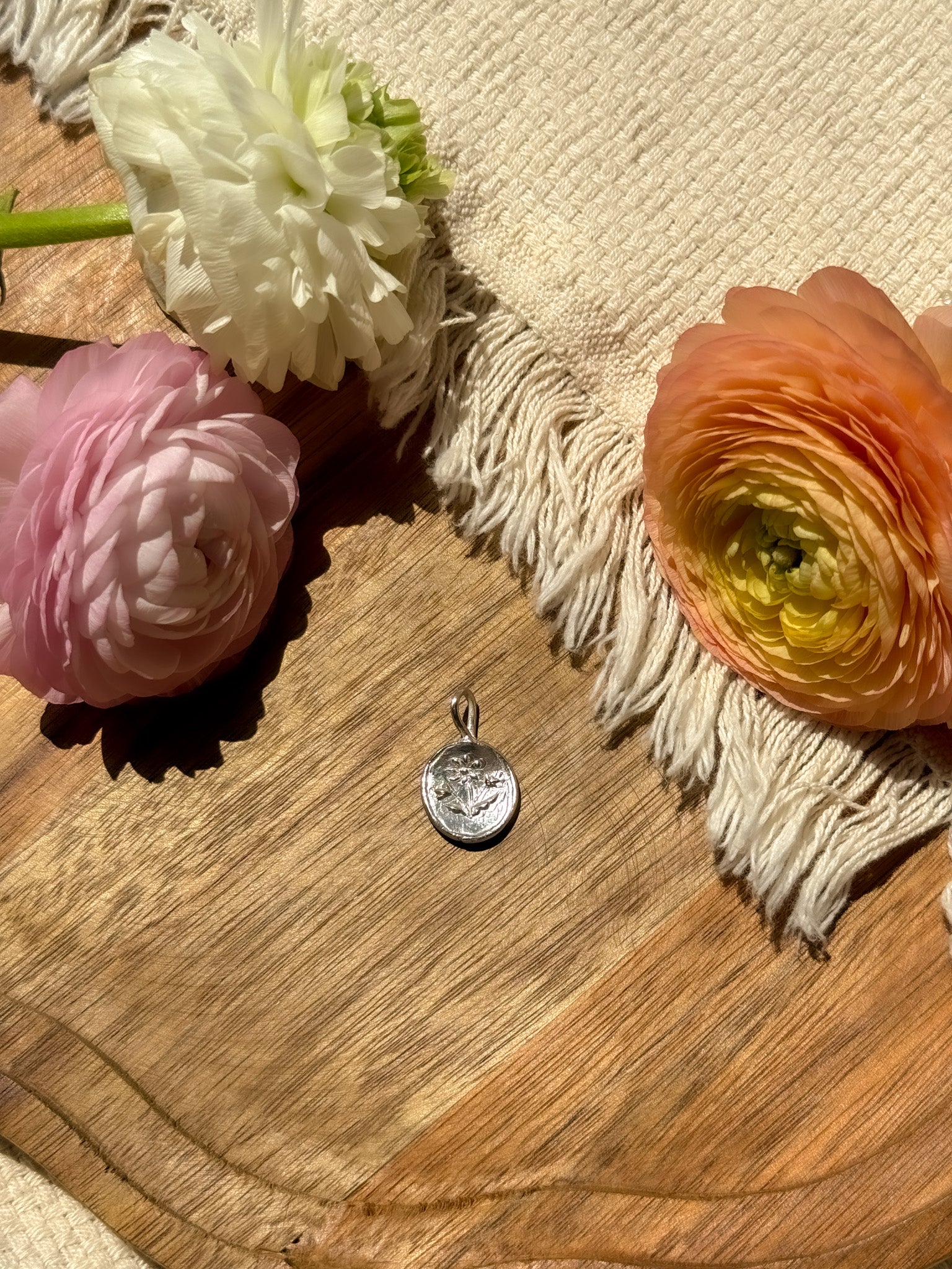Flower bouquet Coin Pendant top - B