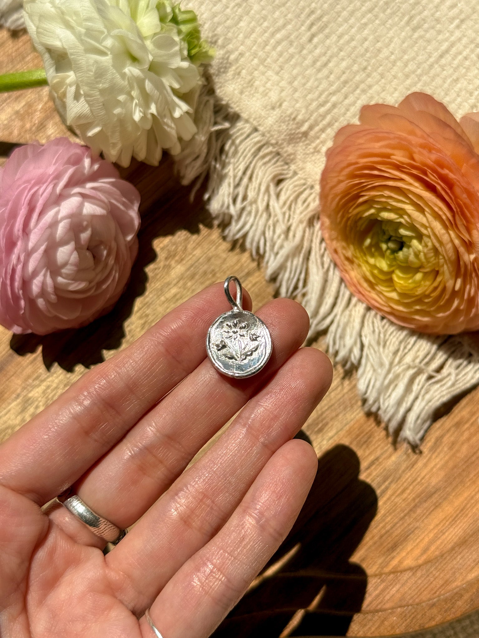 Flower bouquet Coin Pendant top - B