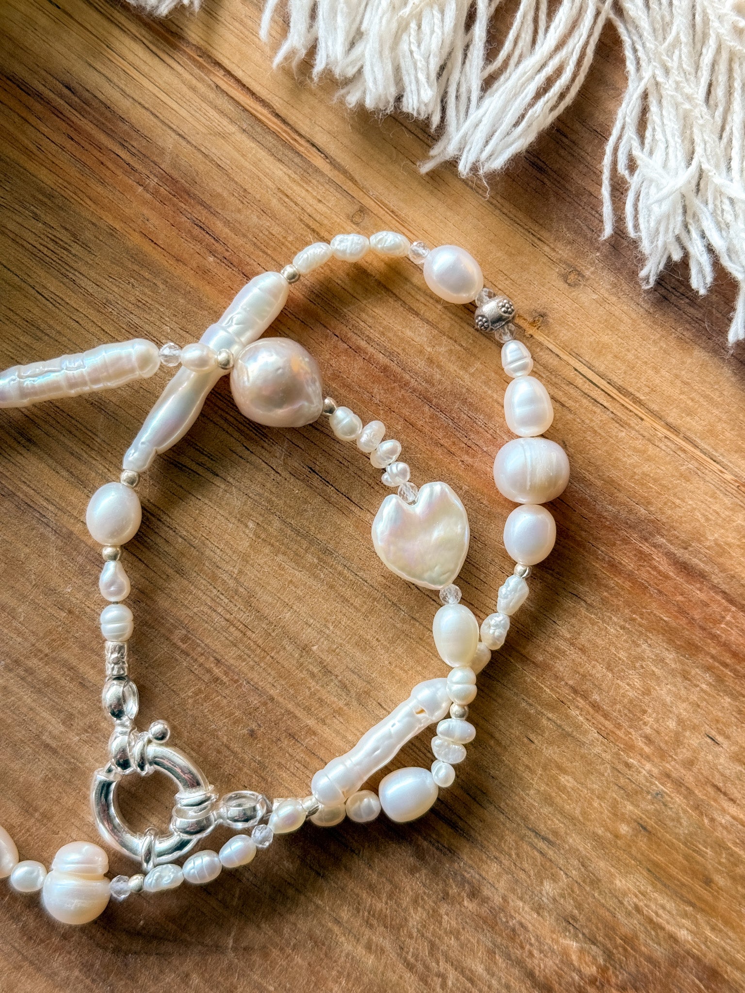 Necklace - Pearl, Clear quartz and Karen silver