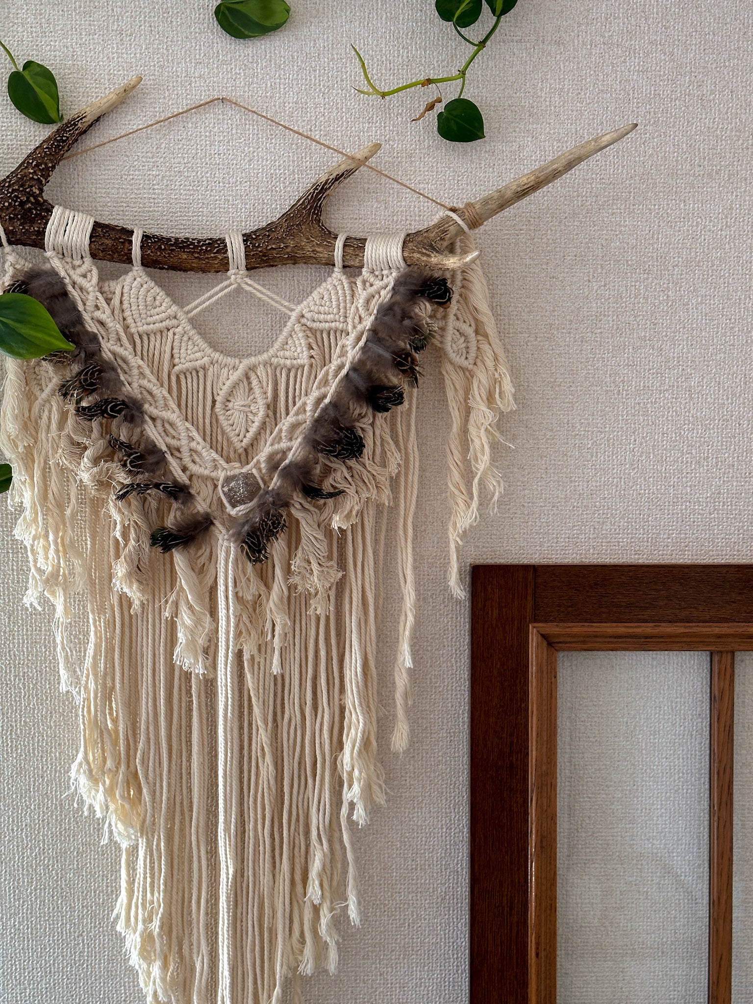 Macrame Tapestry - Deer horn, Clear Quartz, Feather