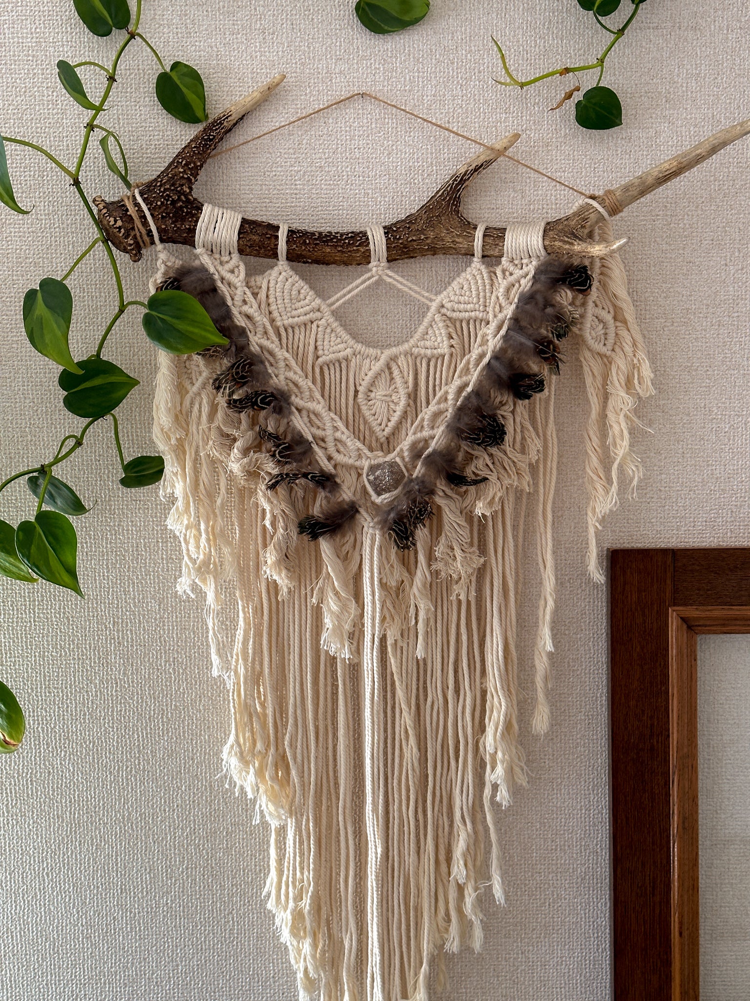 Macrame Tapestry - Deer horn, Clear Quartz, Feather