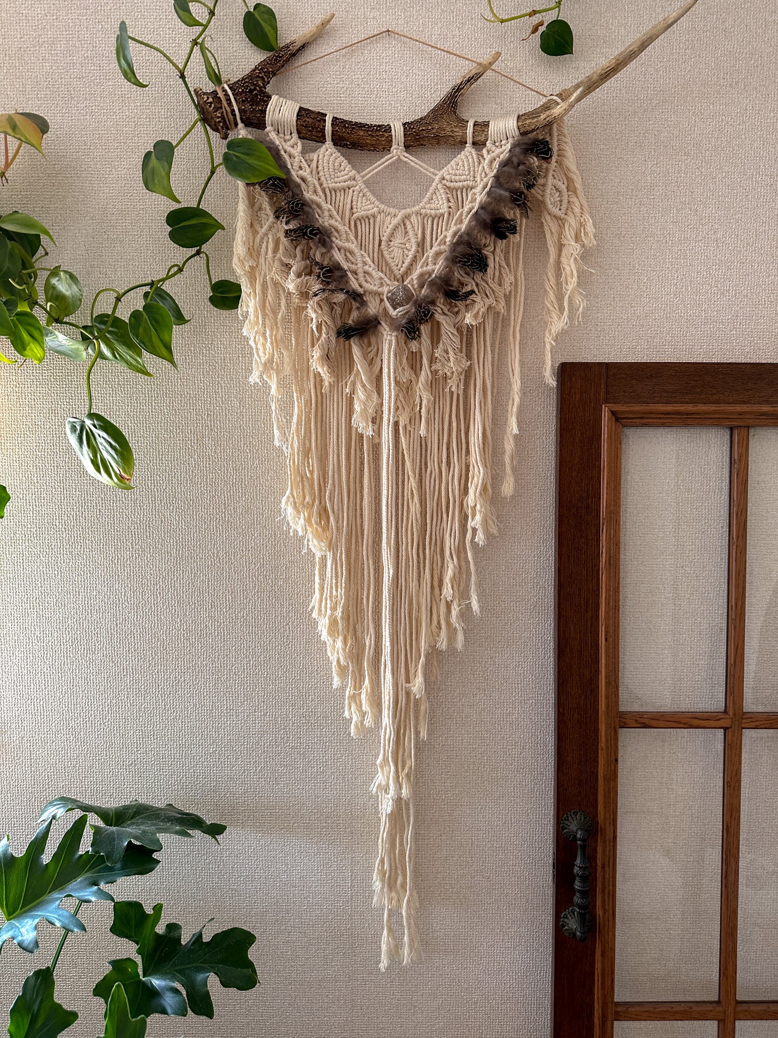 Macrame Tapestry - Deer horn, Clear Quartz, Feather