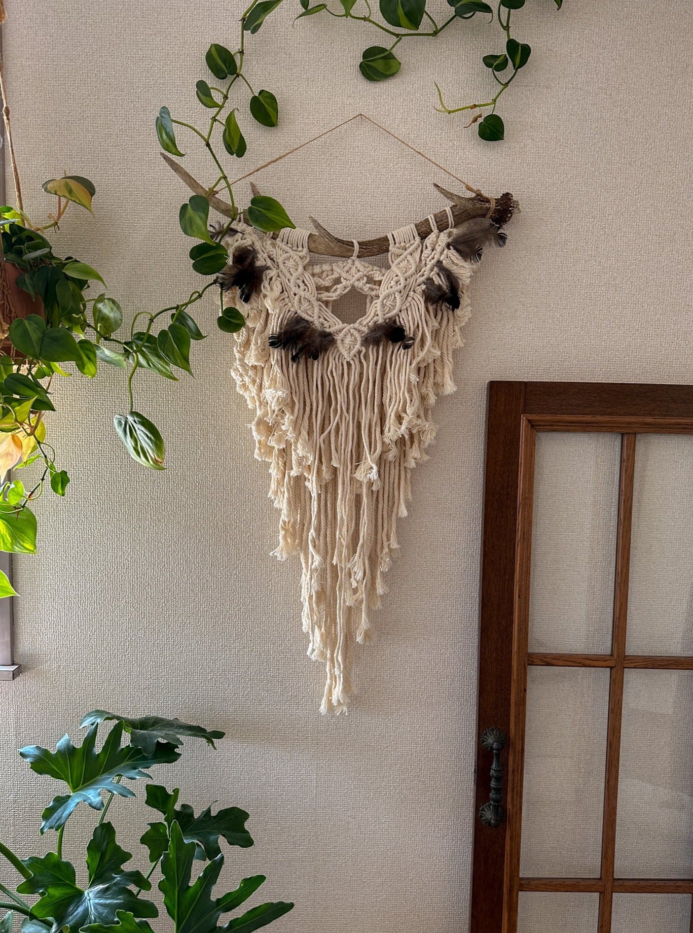 Macrame Tapestry - Deer horn, Feather