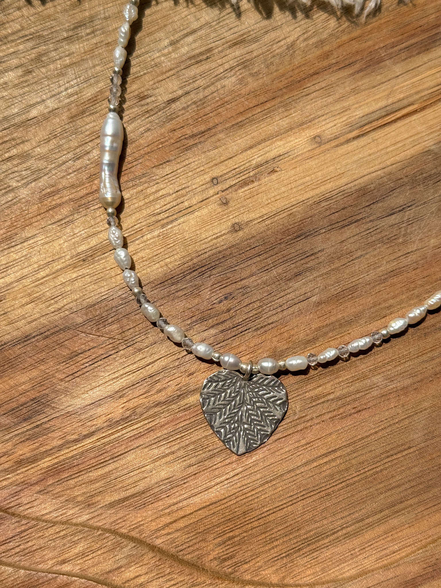 Necklace - Pearl, Clear quartz and Karen silver