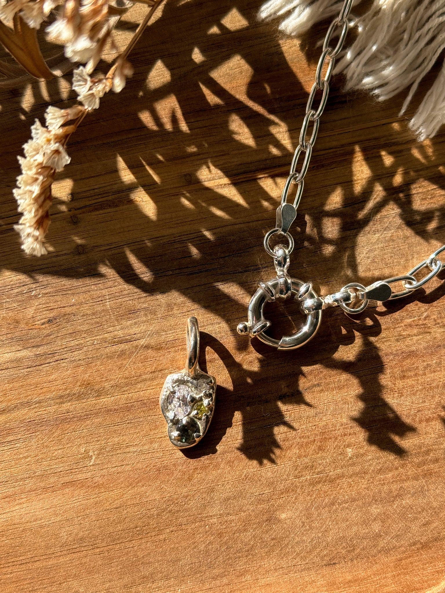 Mossgreen stone Pendant top with Chanky Chain Necklace