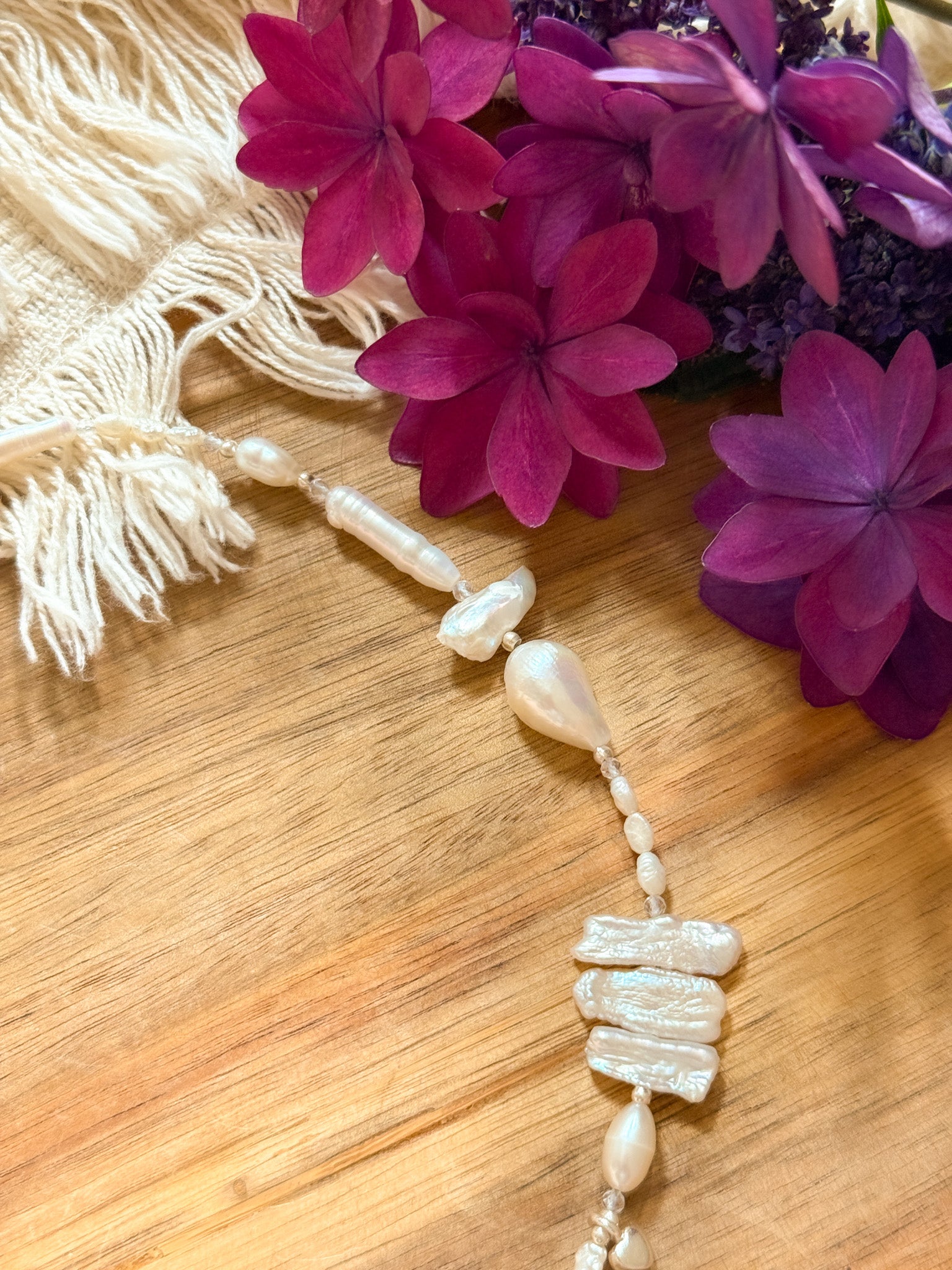 Necklace - Pearl and Karen silver