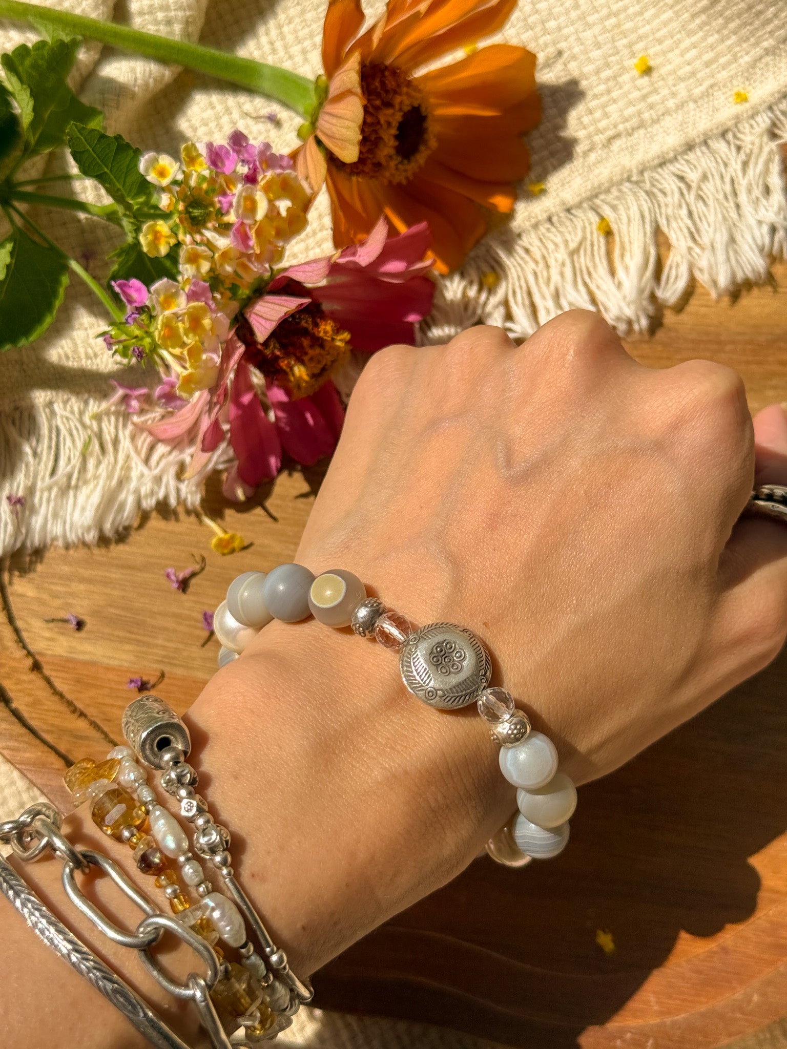 Agate, Pearl, Clear quartz and Karen Silver Bracelet