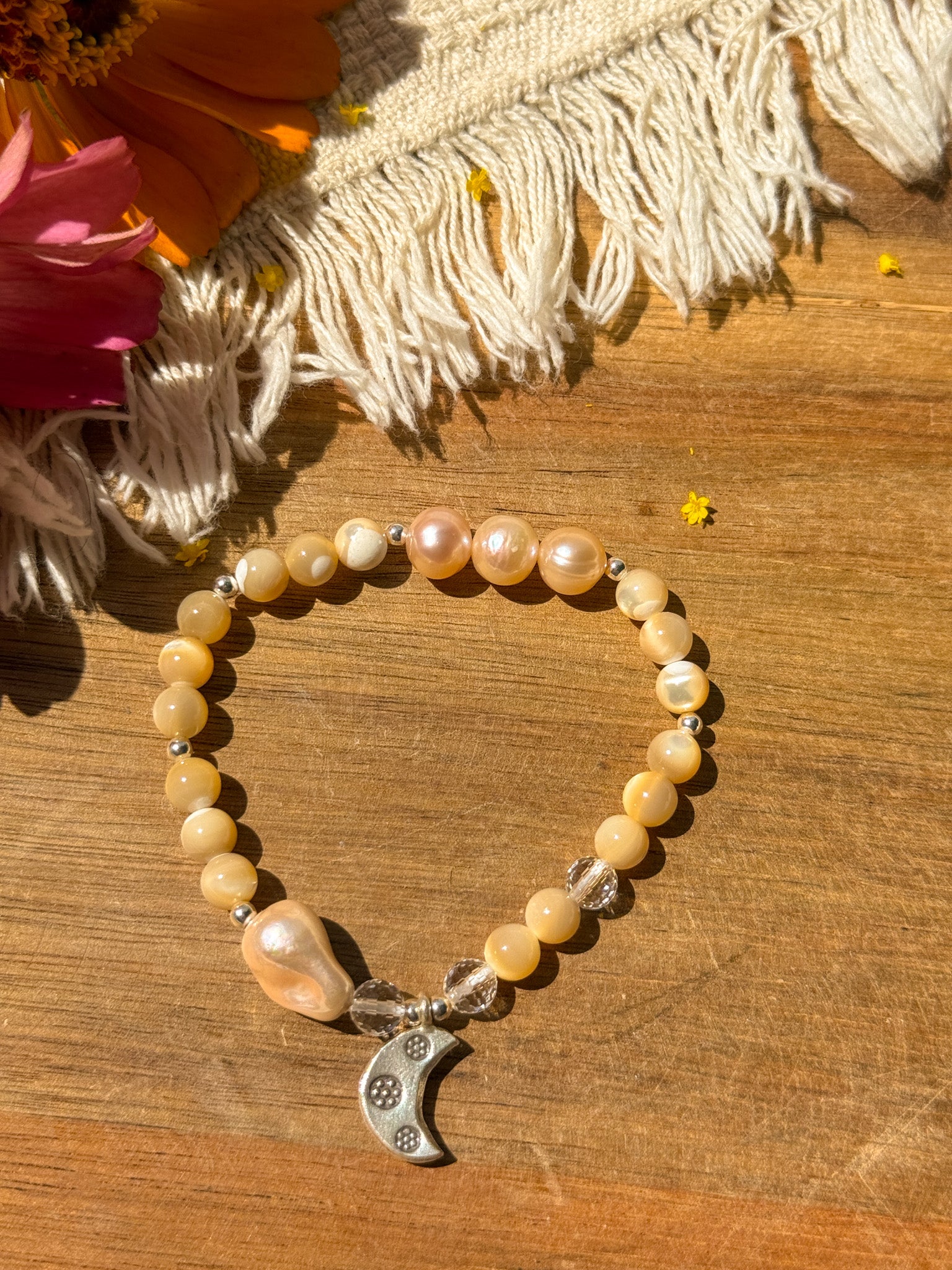 Shell, Pearl, Clear quartz and Karen Silver Bracelet