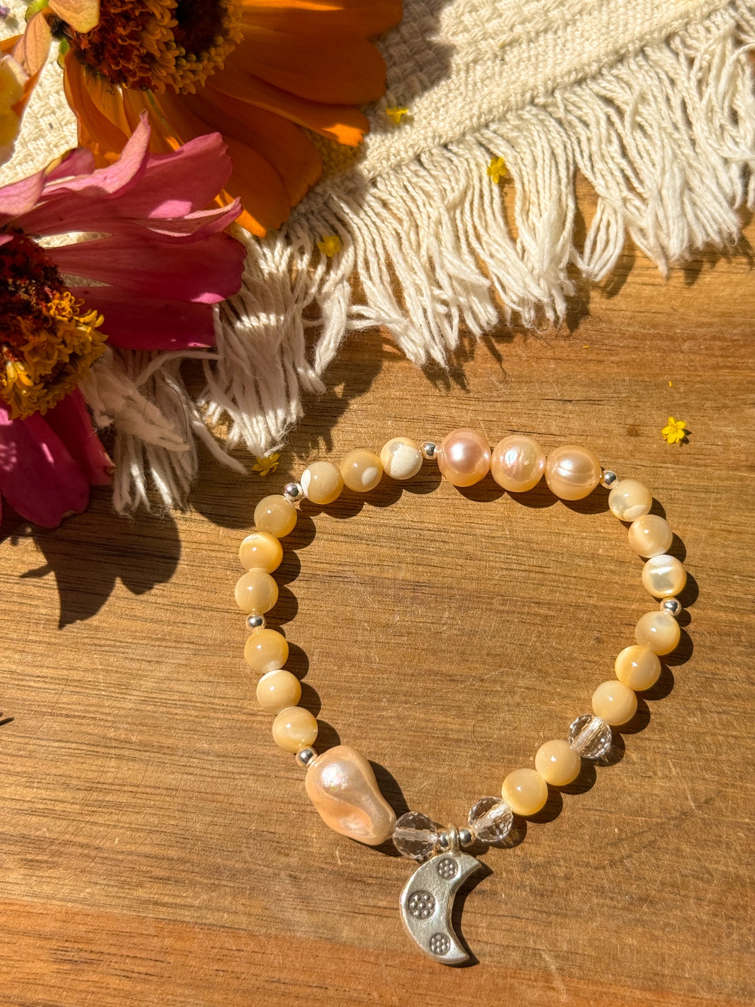 Shell, Pearl, Clear quartz and Karen Silver Bracelet