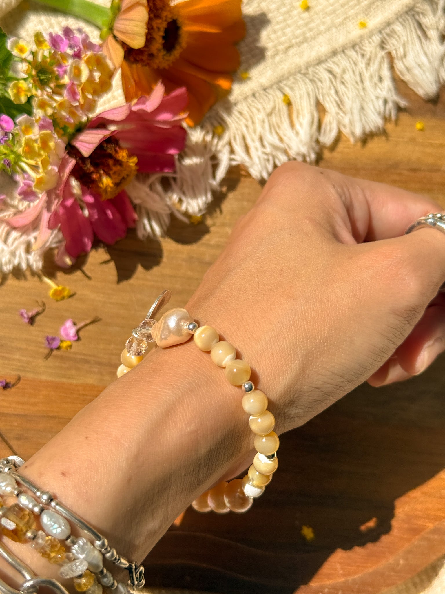Shell, Pearl, Clear quartz and Karen Silver Bracelet