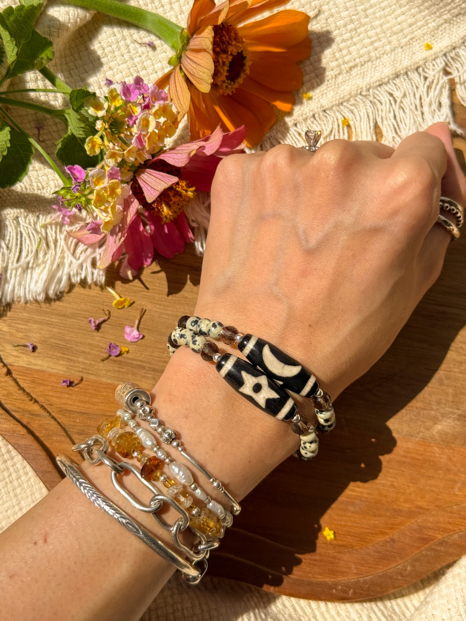 dZi beads (Agate), Dalmatian Jasper, Smoky Quartz and Karen silver Bracelet