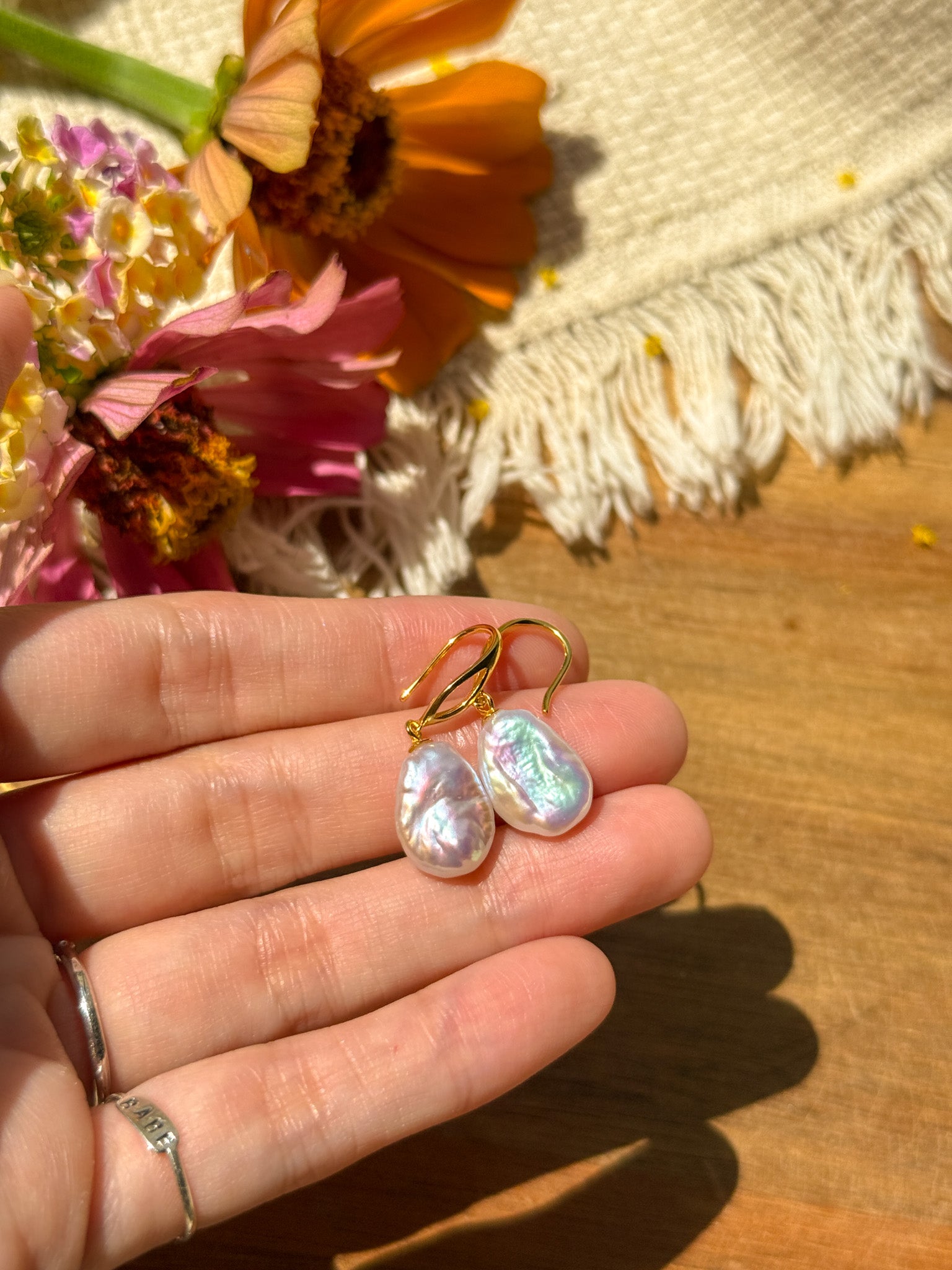 Pearl Earrings - gold ①