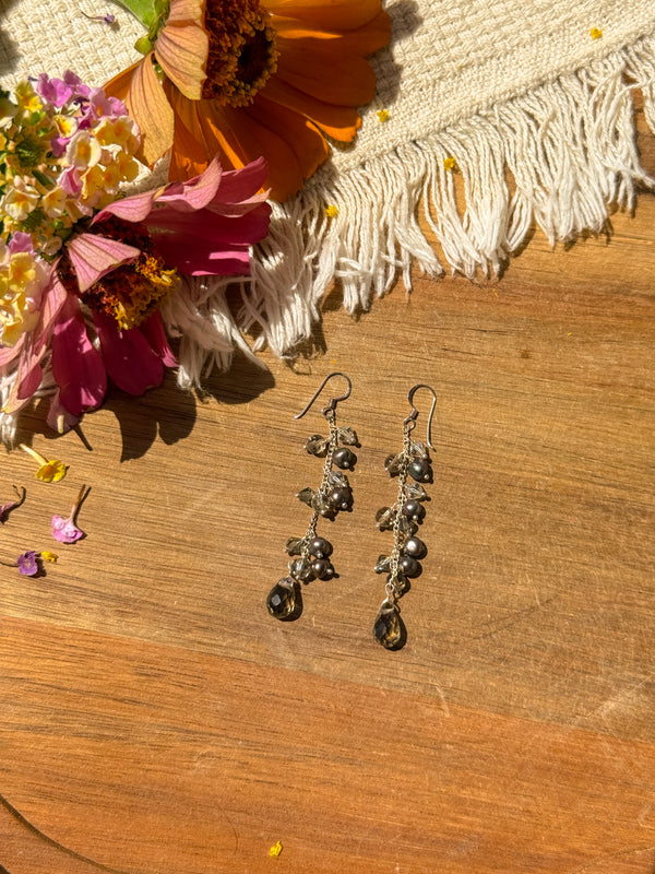 SWAROVSKI ピアス Swarovski Earrings - dark - daisy doe