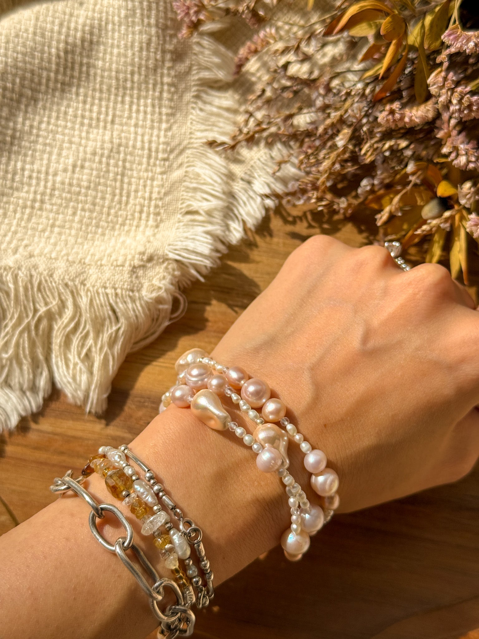 Bracelet - Pearl, Clear quartz and Karen silver - Pink