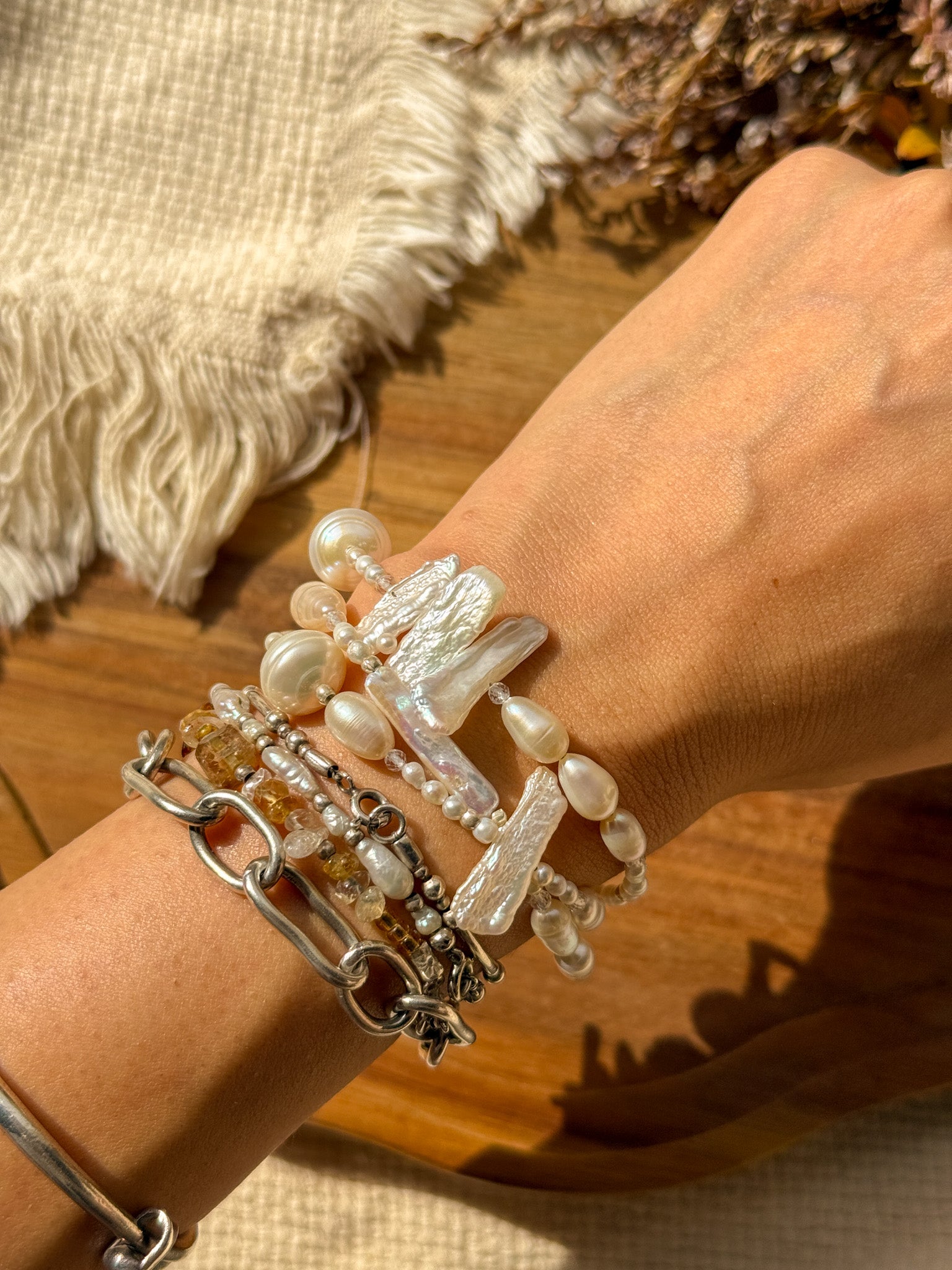 Bracelet - Pearl, Clear quartz and Karen silver - White