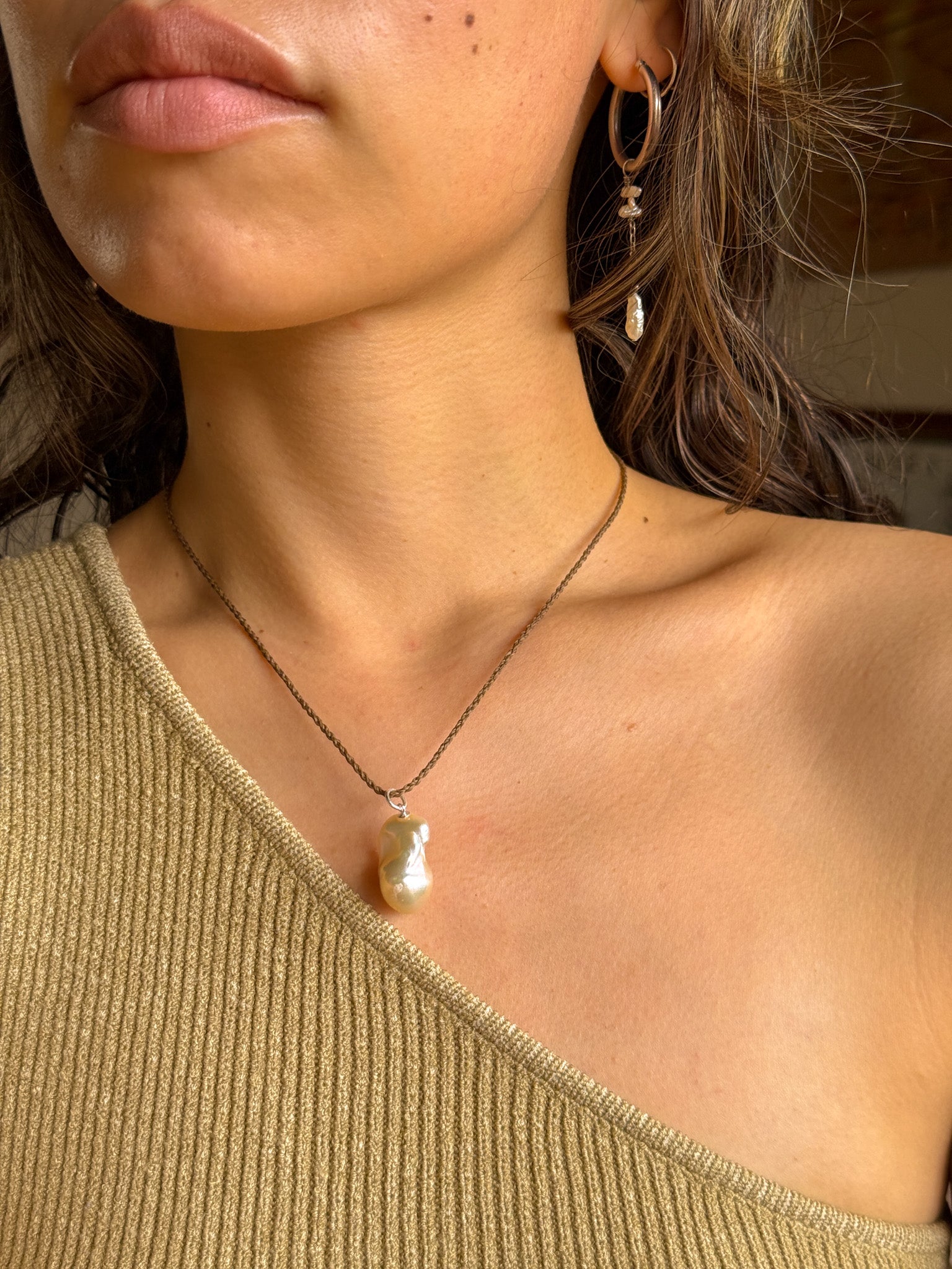 Macrame Necklace - Pearl  (longer)