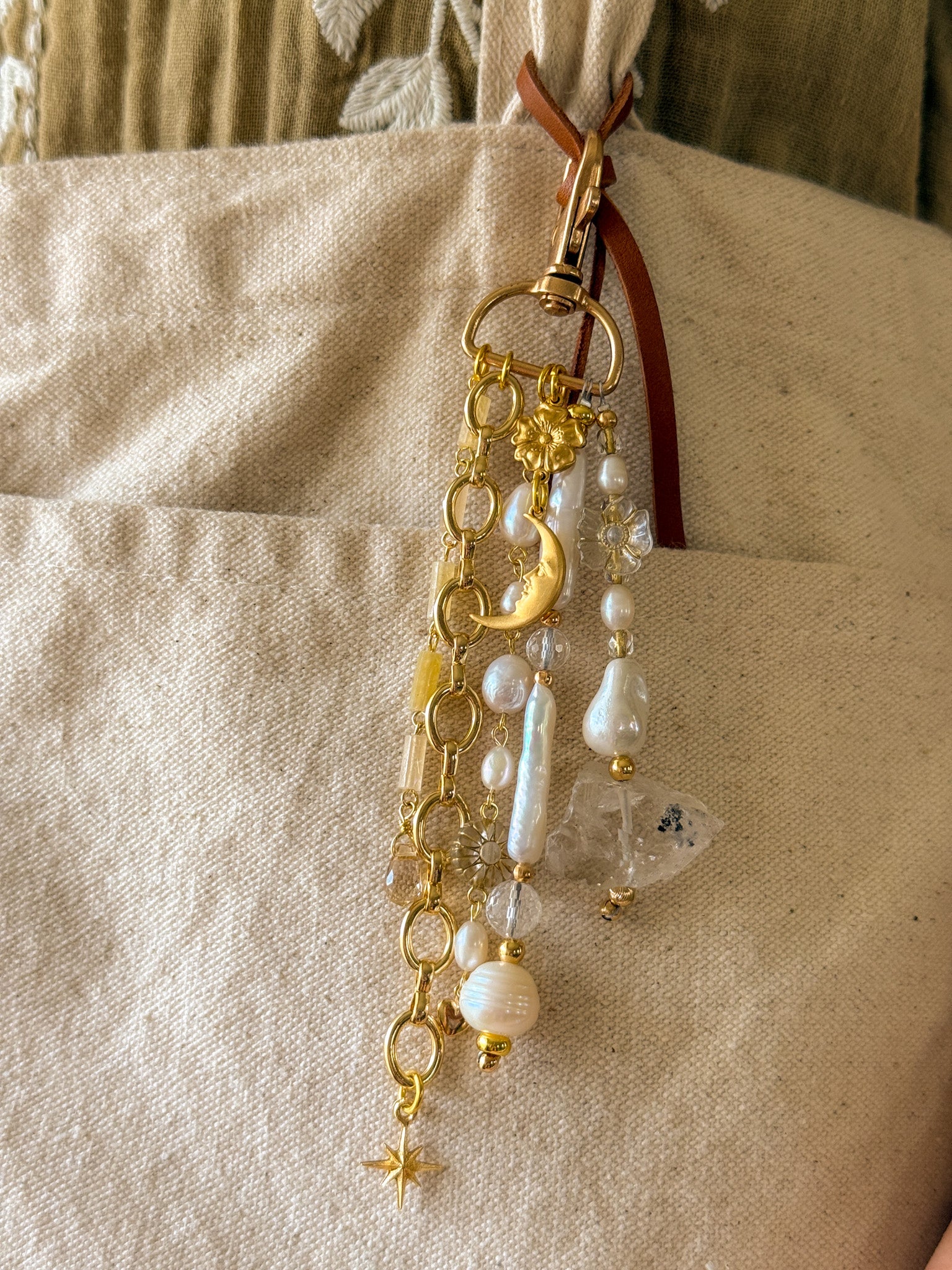 Key Chain - Pearl and Clear Quartz