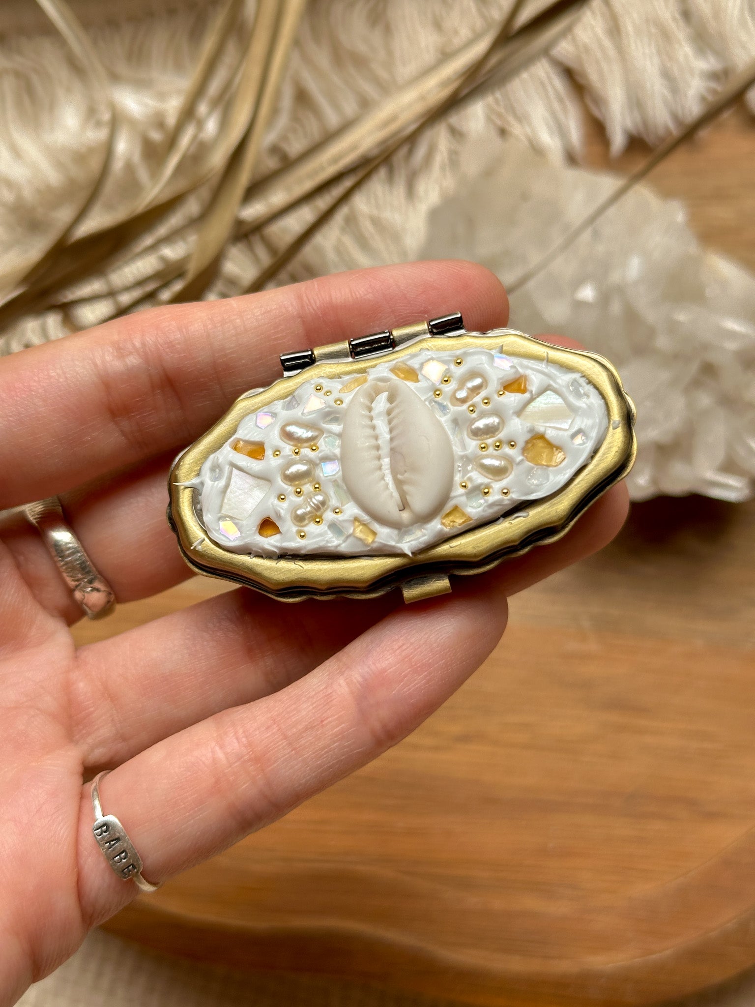 Upcycle Glass Pillcase - Antique gold G