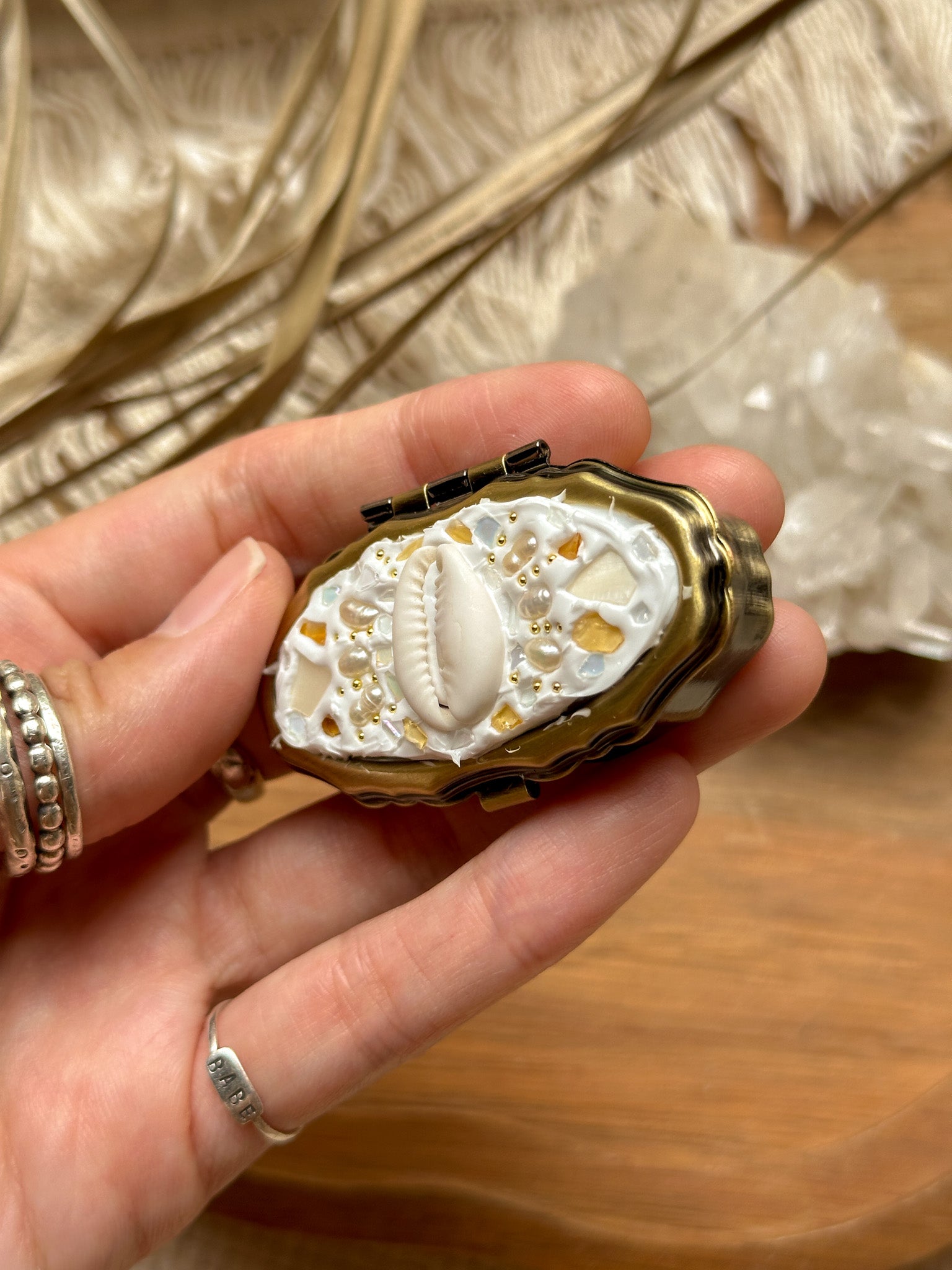 Upcycle Glass Pillcase - Antique gold G