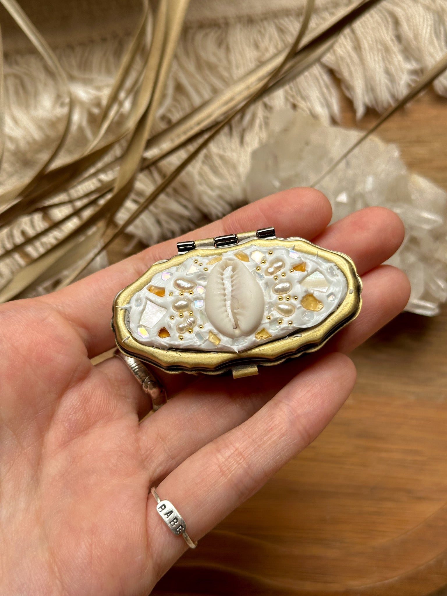 Upcycle Glass Pillcase - Antique gold G